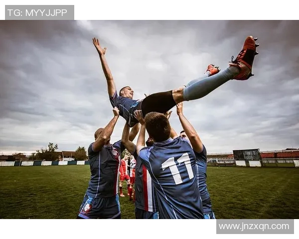 足球队伍中的球星究竟是谁 谁在赛场上闪耀光芒成就辉煌